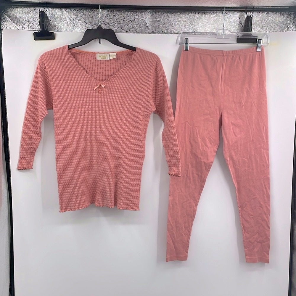 Vintage 90’s Victoria Secret gold label quilted salmon pajama 2pc set Size Small